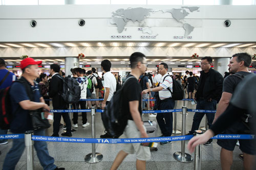 Trong khi việc miễn thị thực còn nhiều bất cập thì E-visa được xem là giải pháp tối ưu để ngành du lịch đón thêm khách quốc tế có mức chi tiêu cao. Ảnh: Khương Nha.